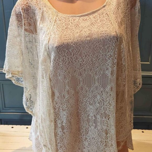 Women's Lace Up Back Layered Butterfly Top Large - Picture 2 of 2